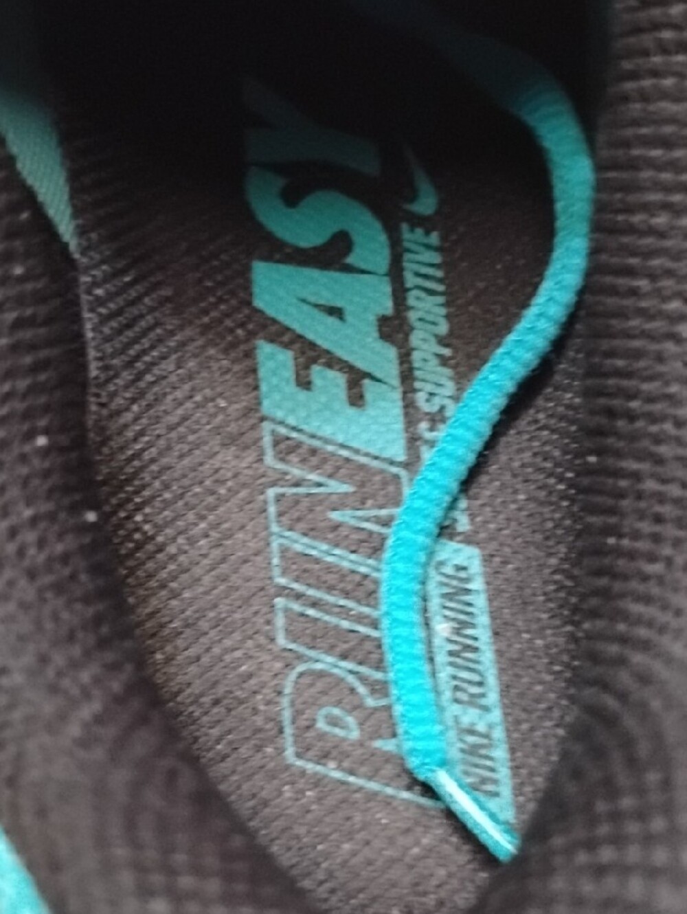 Nike Tailwind 8 Women's Running Shoes - Teal with Pink Logo - Picture 3 of 8